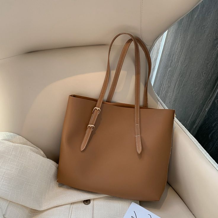 Elegant Women’s Handbag – Stylish, Spacious & Everyday-Ready